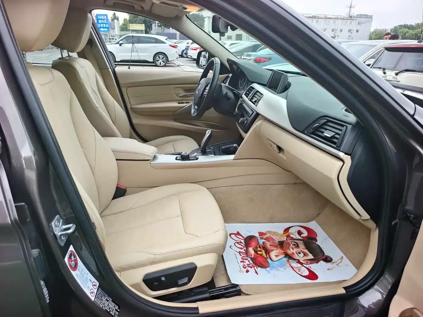 2014 BMW 3 Series 320i Fashion Edition — миниатюра 16