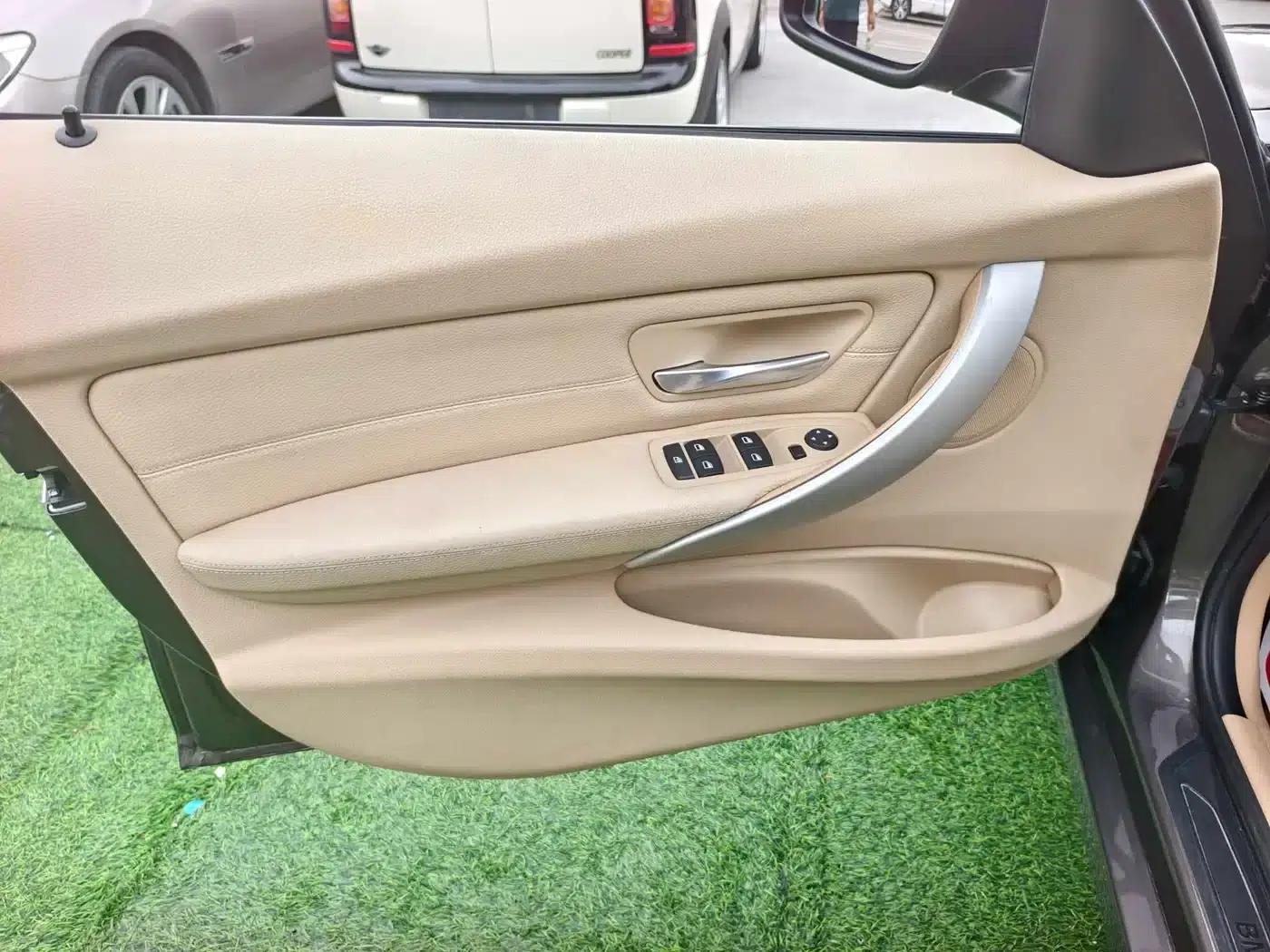 2014 BMW 3 Series 320i Fashion Edition — миниатюра 9