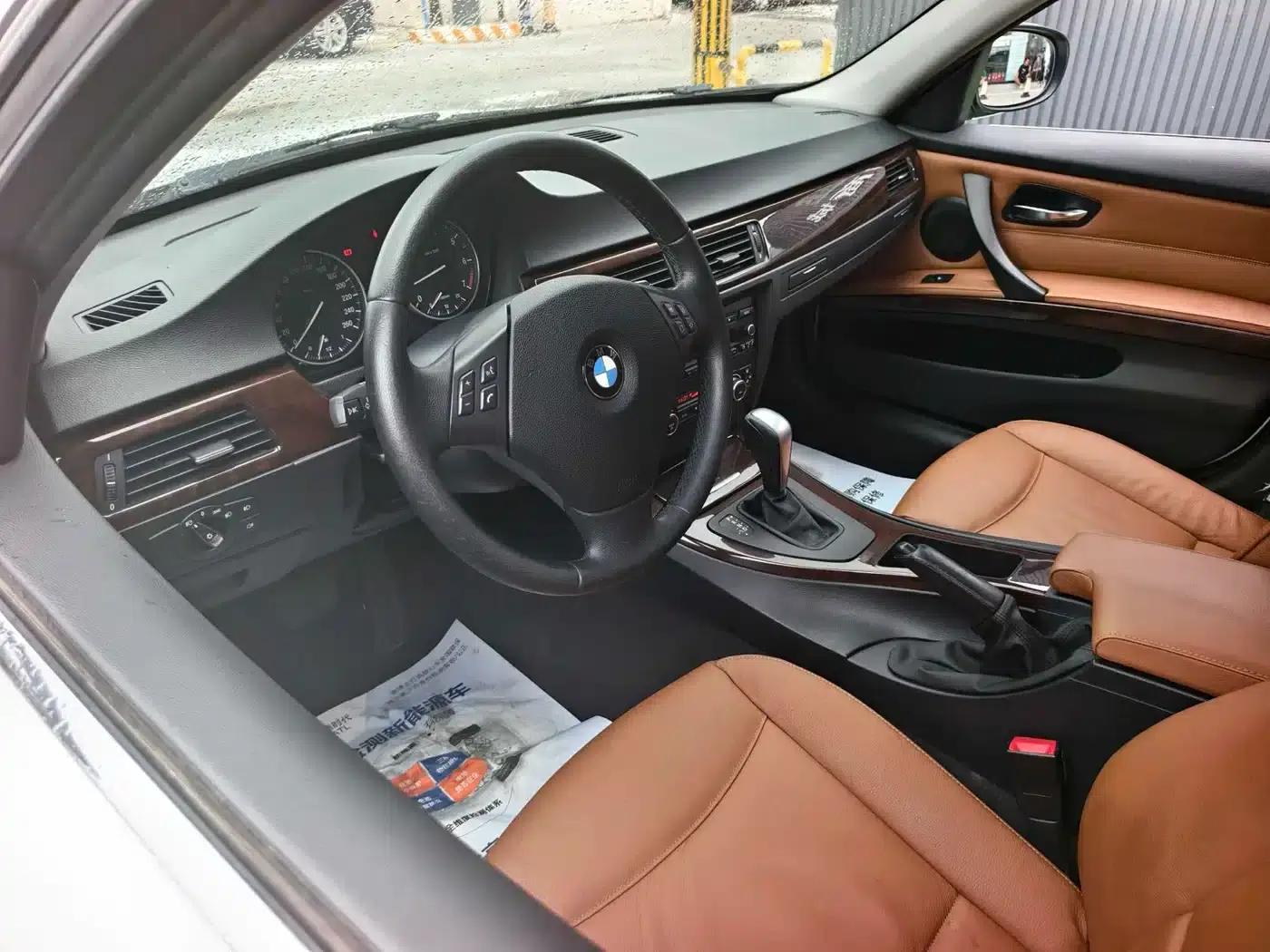 BMW 3 Series 2012 320i Fashion Edition — миниатюра 6