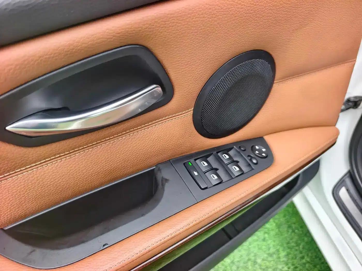 BMW 3 Series 2012 320i Fashion Edition — миниатюра 9
