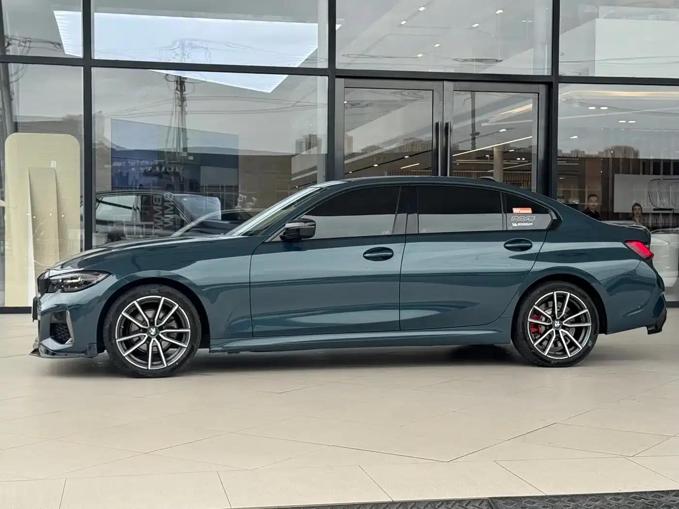 2020 BMW 3 Series 325Li M Sport Shadow Edition — миниатюра 4