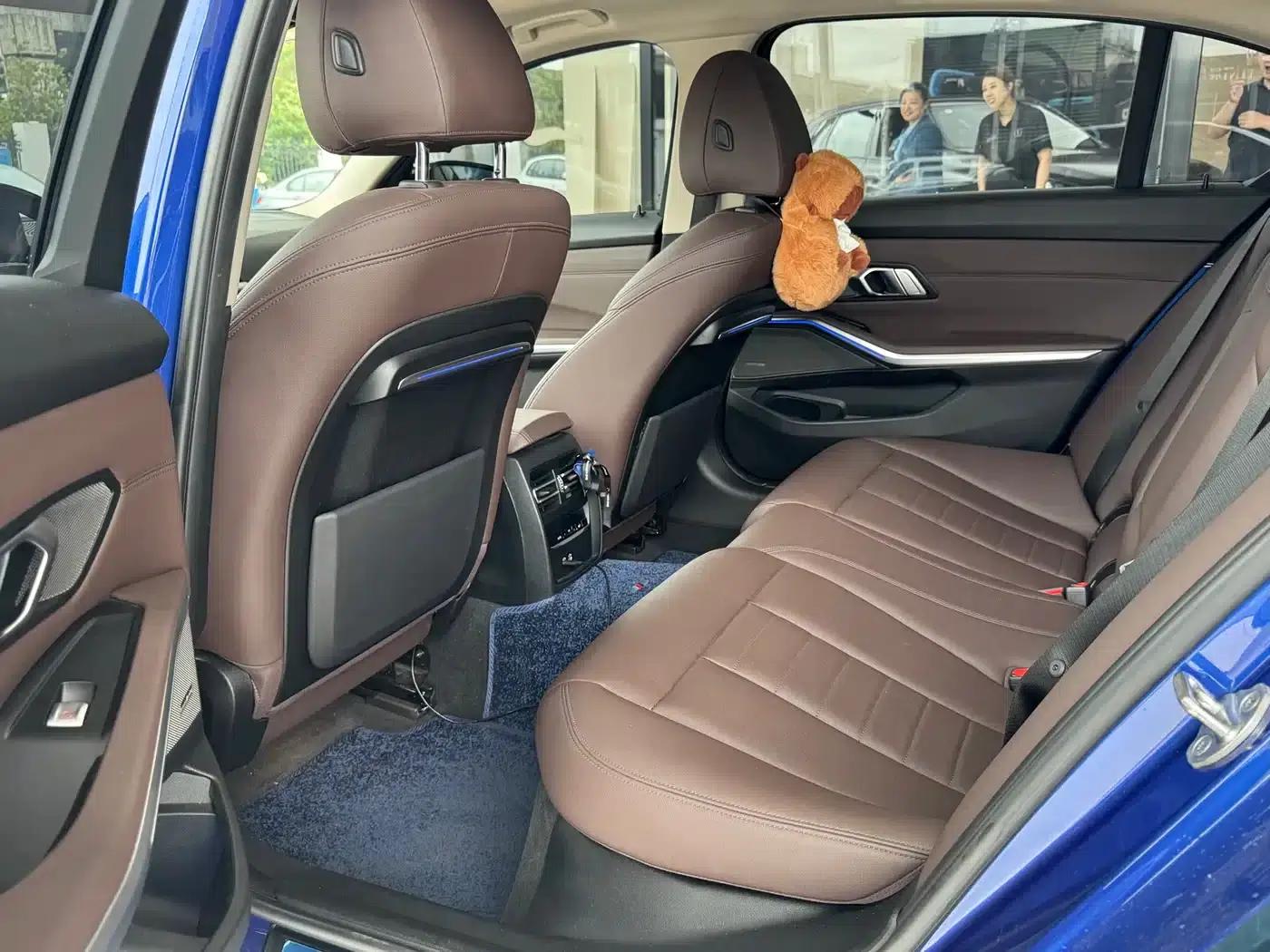 2020 BMW 3 Series 325Li M Sport Shadow Edition — миниатюра 10