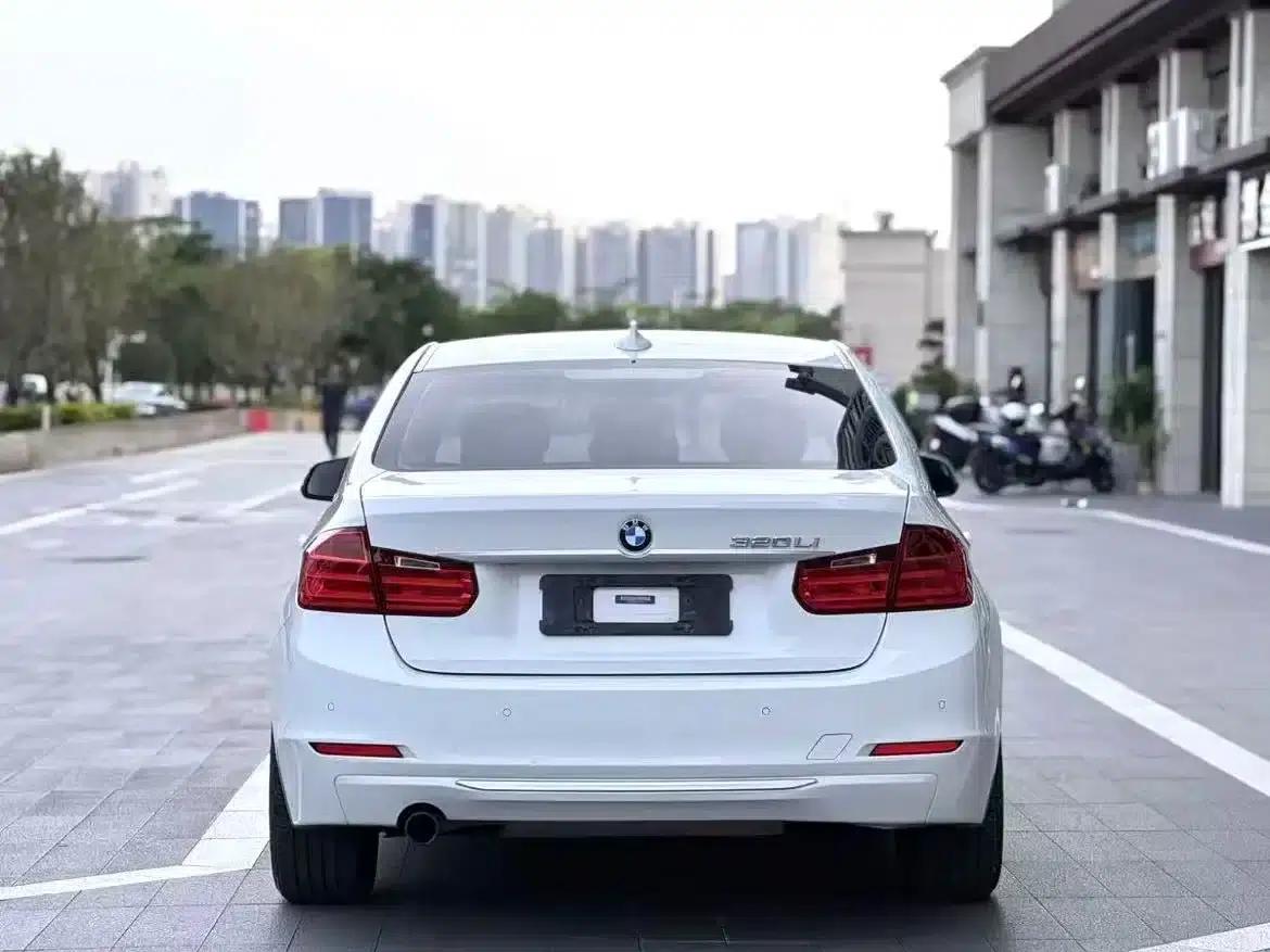 2016 BMW 3 Series 320i Fashion Edition — миниатюра 8
