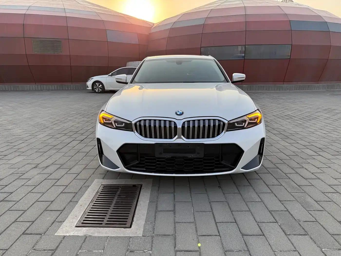 2024 BMW 3 Series 320i M Sport Package — миниатюра 2