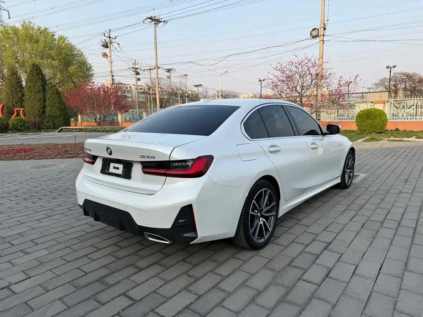 2024 BMW 3 Series 320i M Sport Package — миниатюра 4