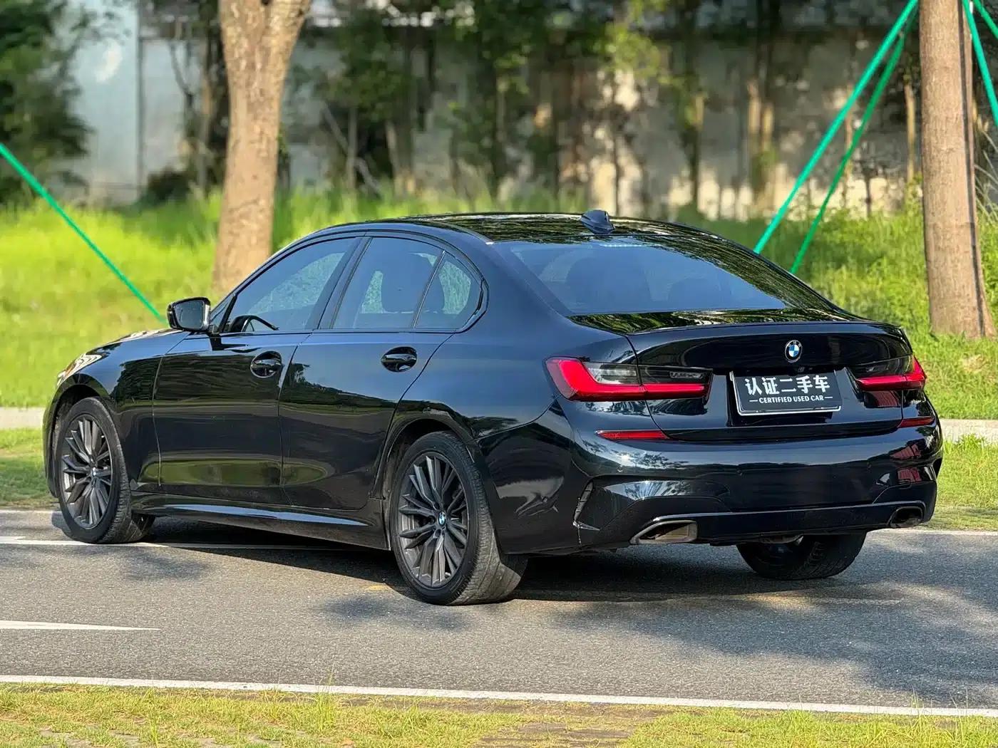 2021 BMW 3 Series 325i M Sport Shadow Edition — миниатюра 6