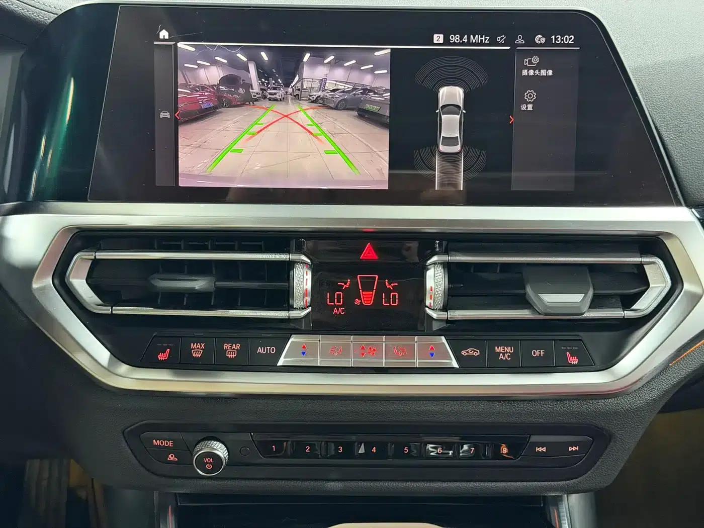 2022 BMW 3 Series 320Li M Sport Package — миниатюра 13