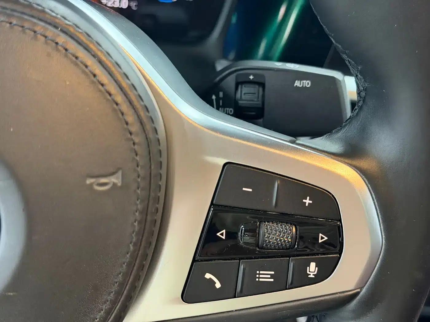 2022 BMW 3 Series 320Li M Sport Package — миниатюра 10