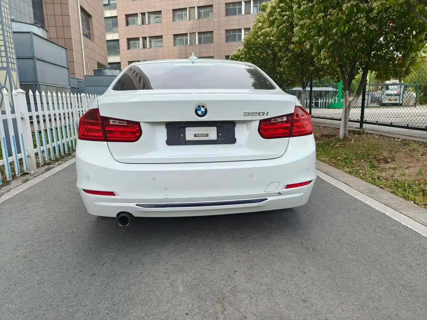 2014 BMW 3 Series 320i Sport Design Package — миниатюра 9