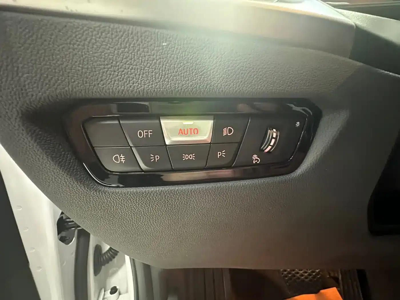 2023 BMW 3 Series 320Li M Sport Package — миниатюра 13