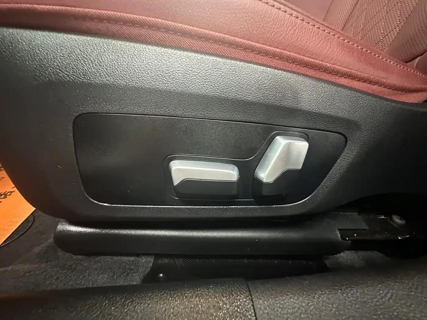 2023 BMW 3 Series 320Li M Sport Package — миниатюра 23