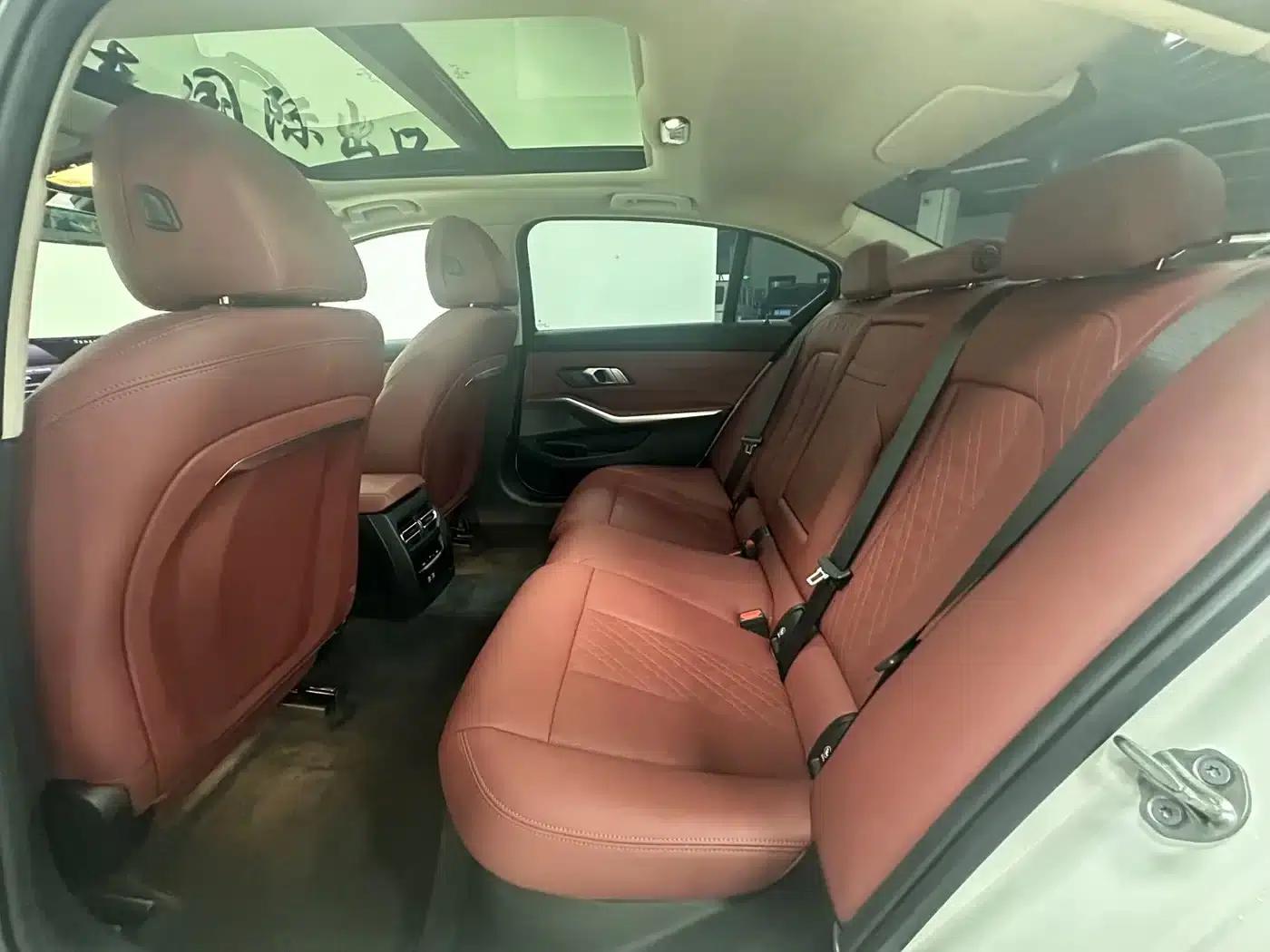 2023 BMW 3 Series 320Li M Sport Package — миниатюра 25