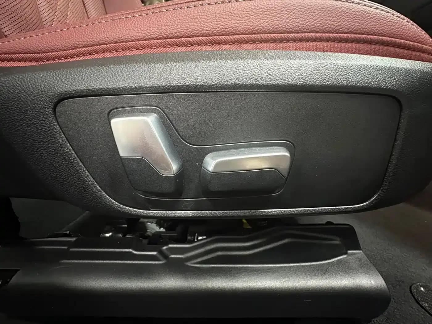 2023 BMW 3 Series 320Li M Sport Package — миниатюра 23