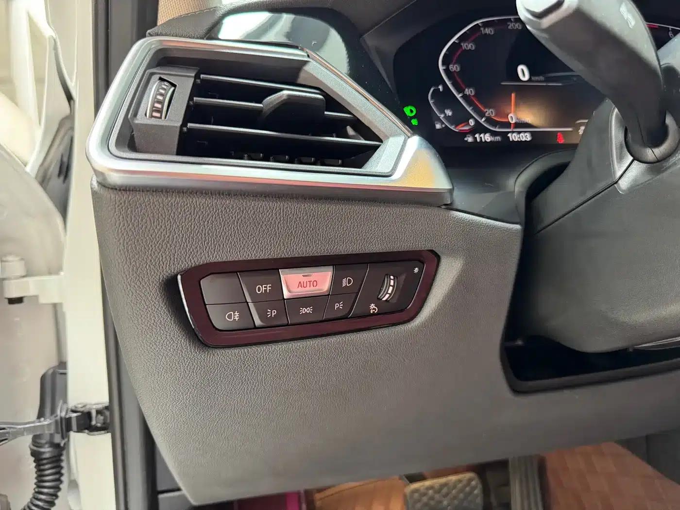 2022 BMW 3 Series 320Li M Sport Package — миниатюра 11
