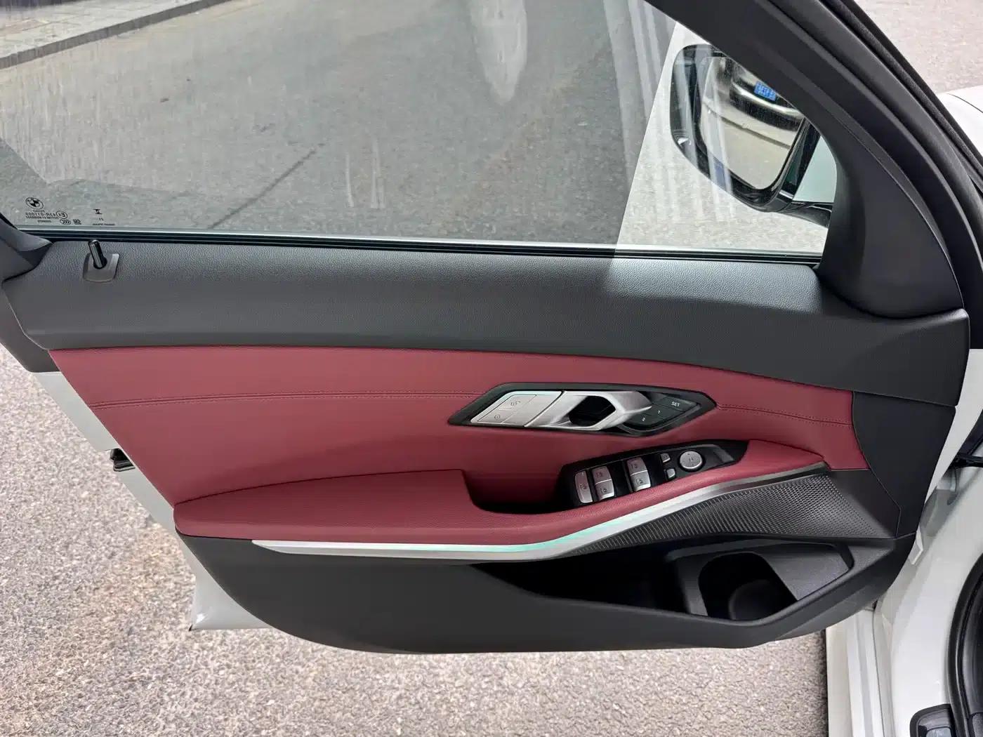 2022 BMW 3 Series 320Li M Sport Package — миниатюра 13