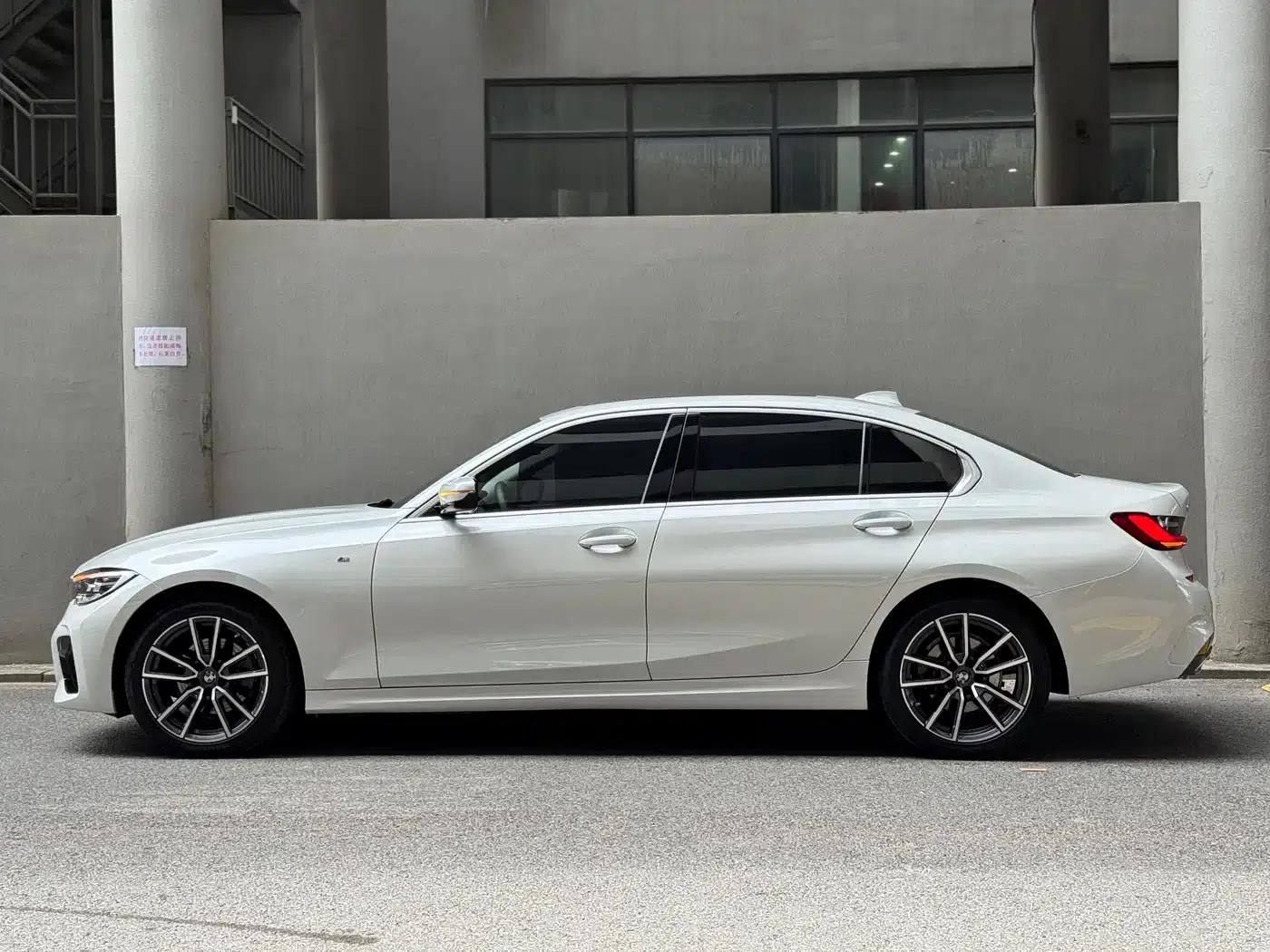 2022 BMW 3 Series 320Li M Sport Package — миниатюра 3