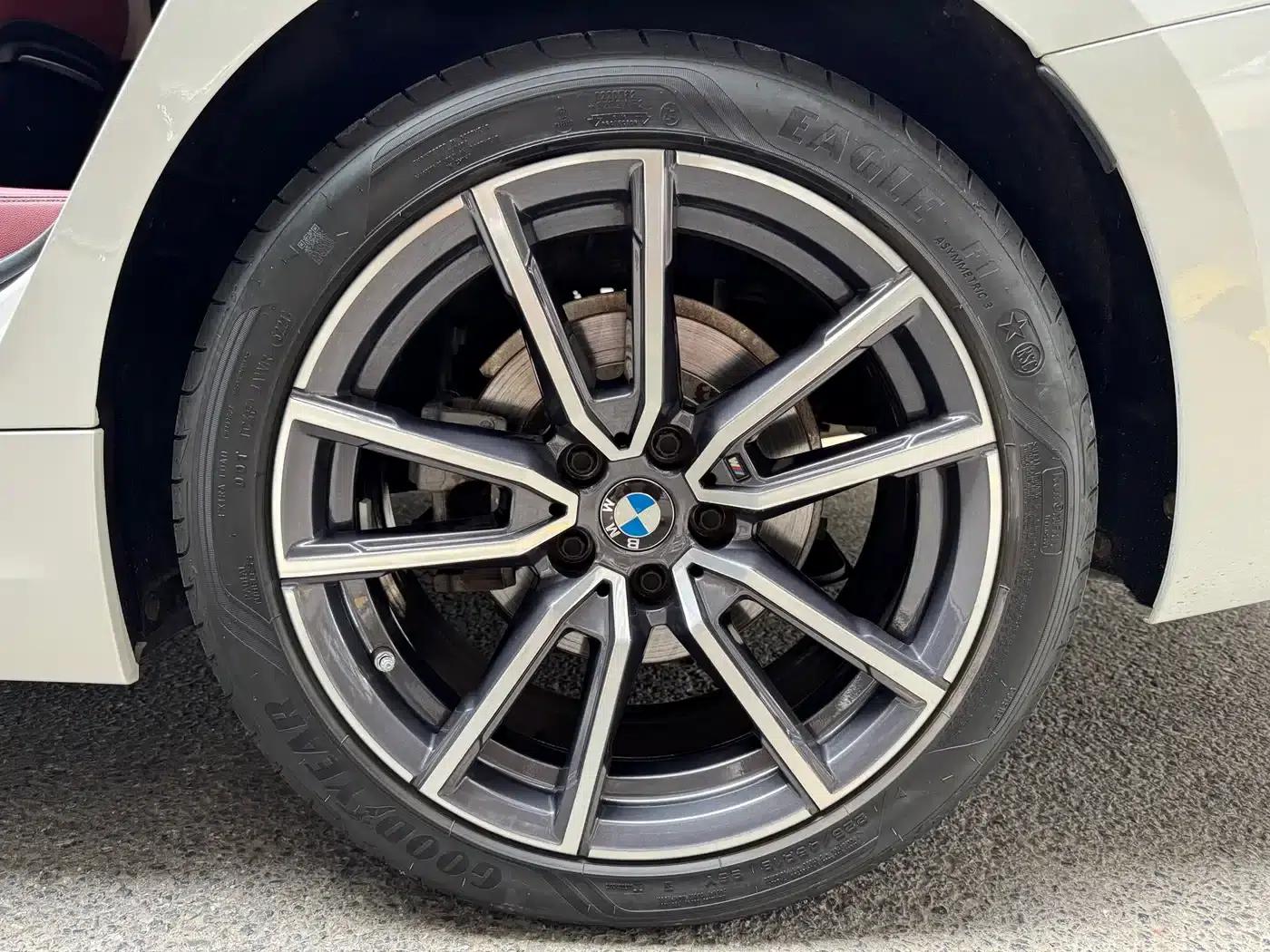2022 BMW 3 Series 320Li M Sport Package — миниатюра 21