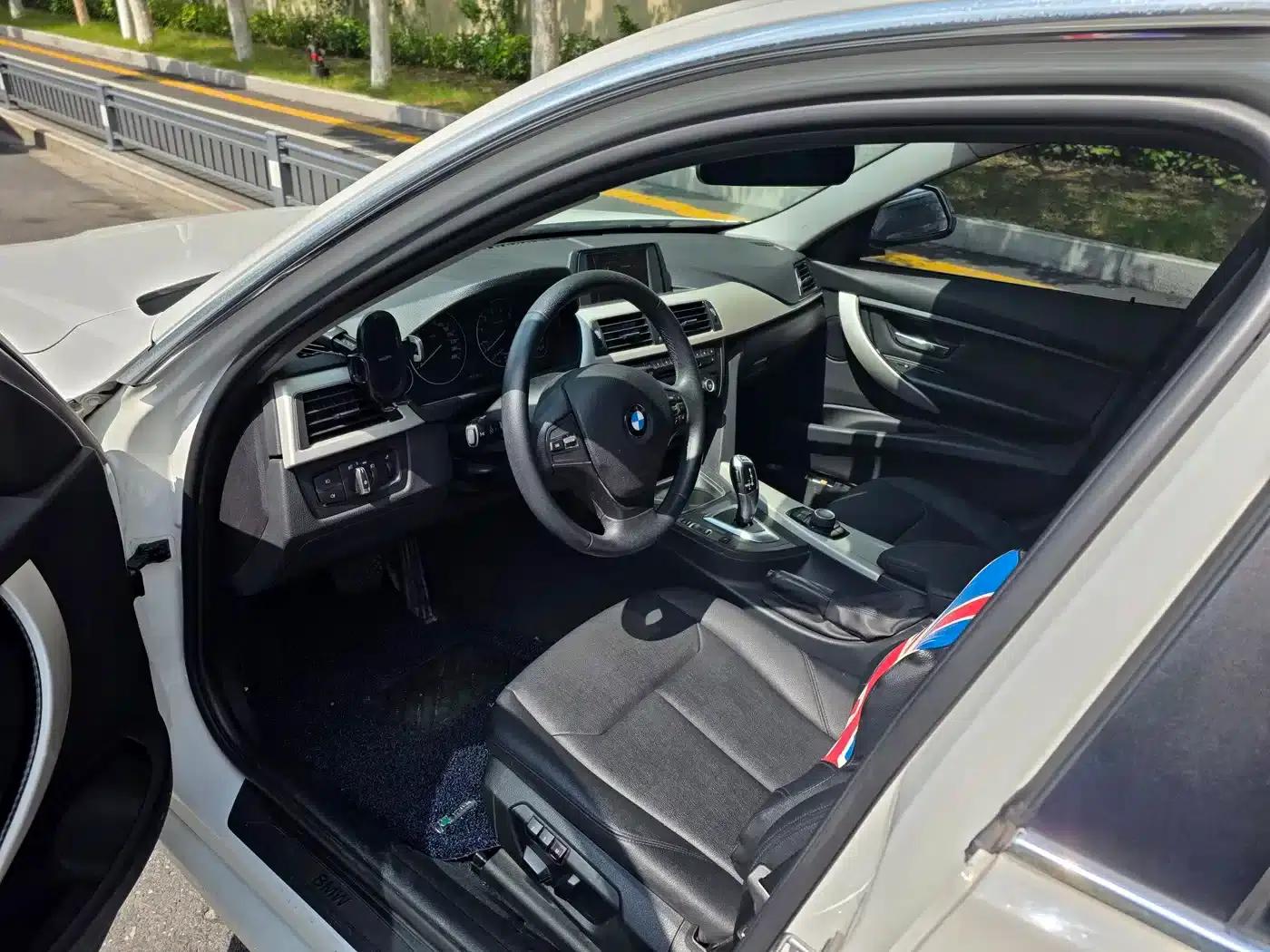 BMW 3 Series 2013 320Li Fashion Edition — миниатюра 2