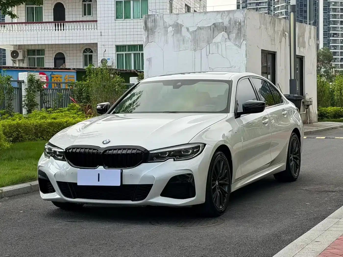 2022 BMW 3 Series Facelift 330i M Sport Shadow Edition — миниатюра 1