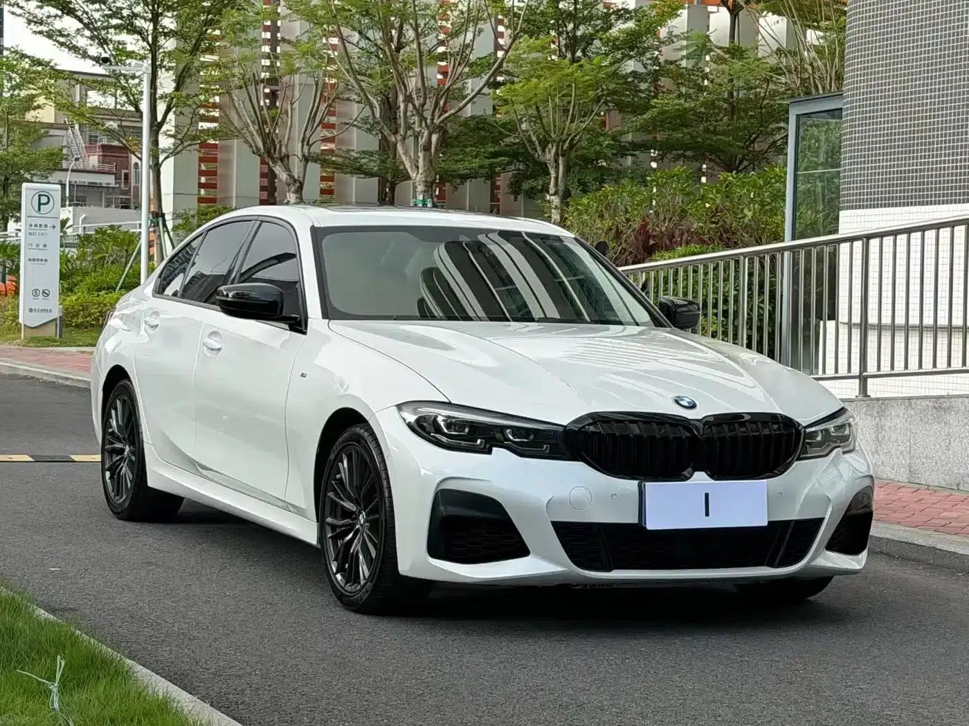 2022 BMW 3 Series Facelift 330i M Sport Shadow Edition — миниатюра 3