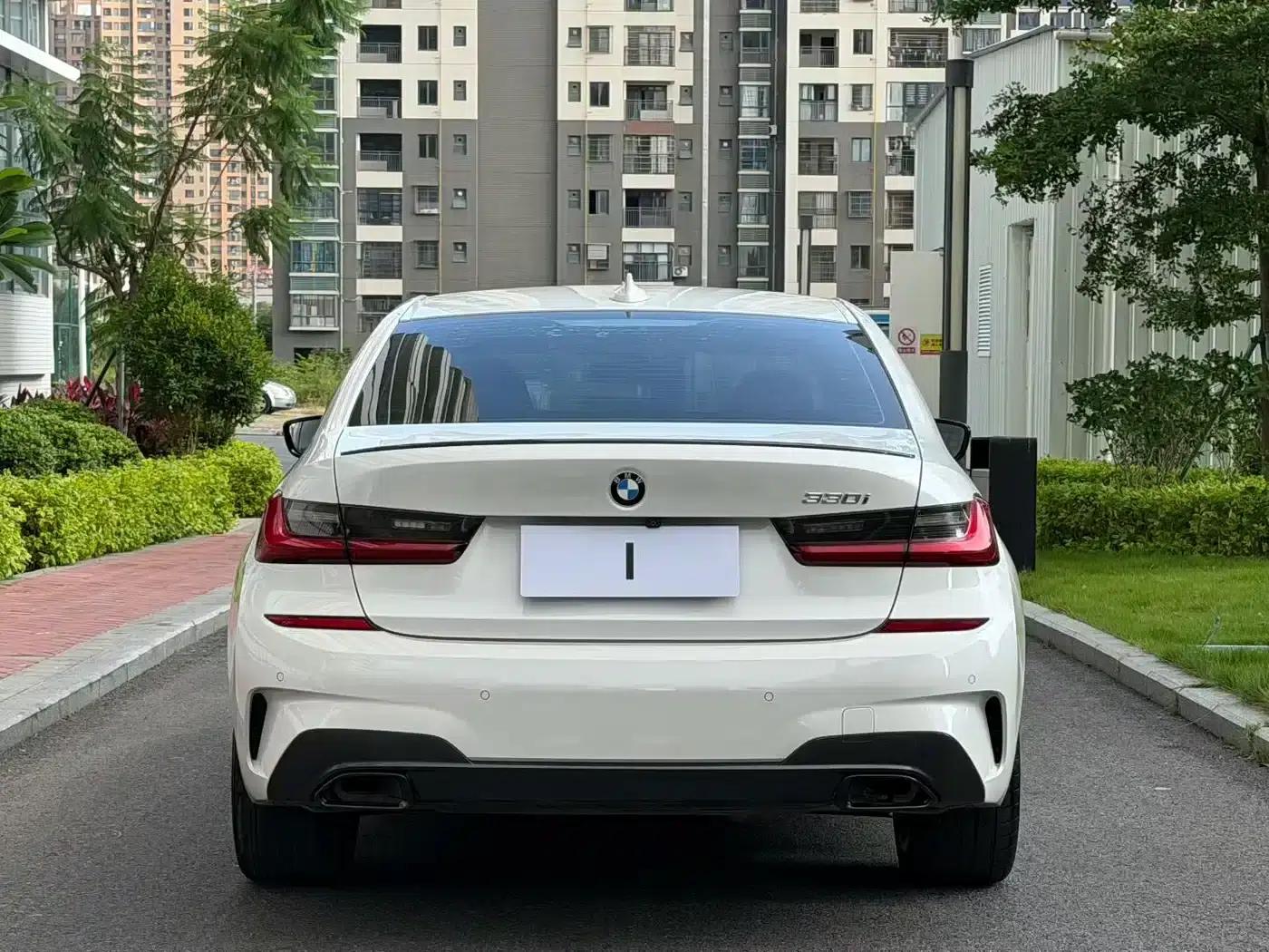 2022 BMW 3 Series Facelift 330i M Sport Shadow Edition — миниатюра 8