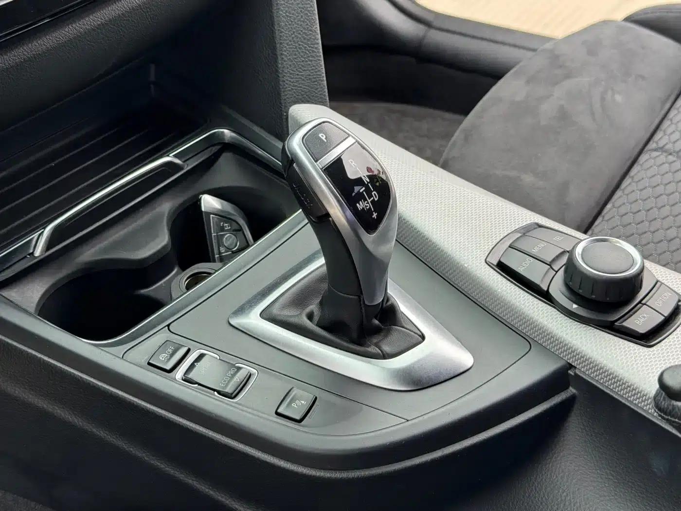 2017 BMW 3 Series 320i M Sport — миниатюра 11