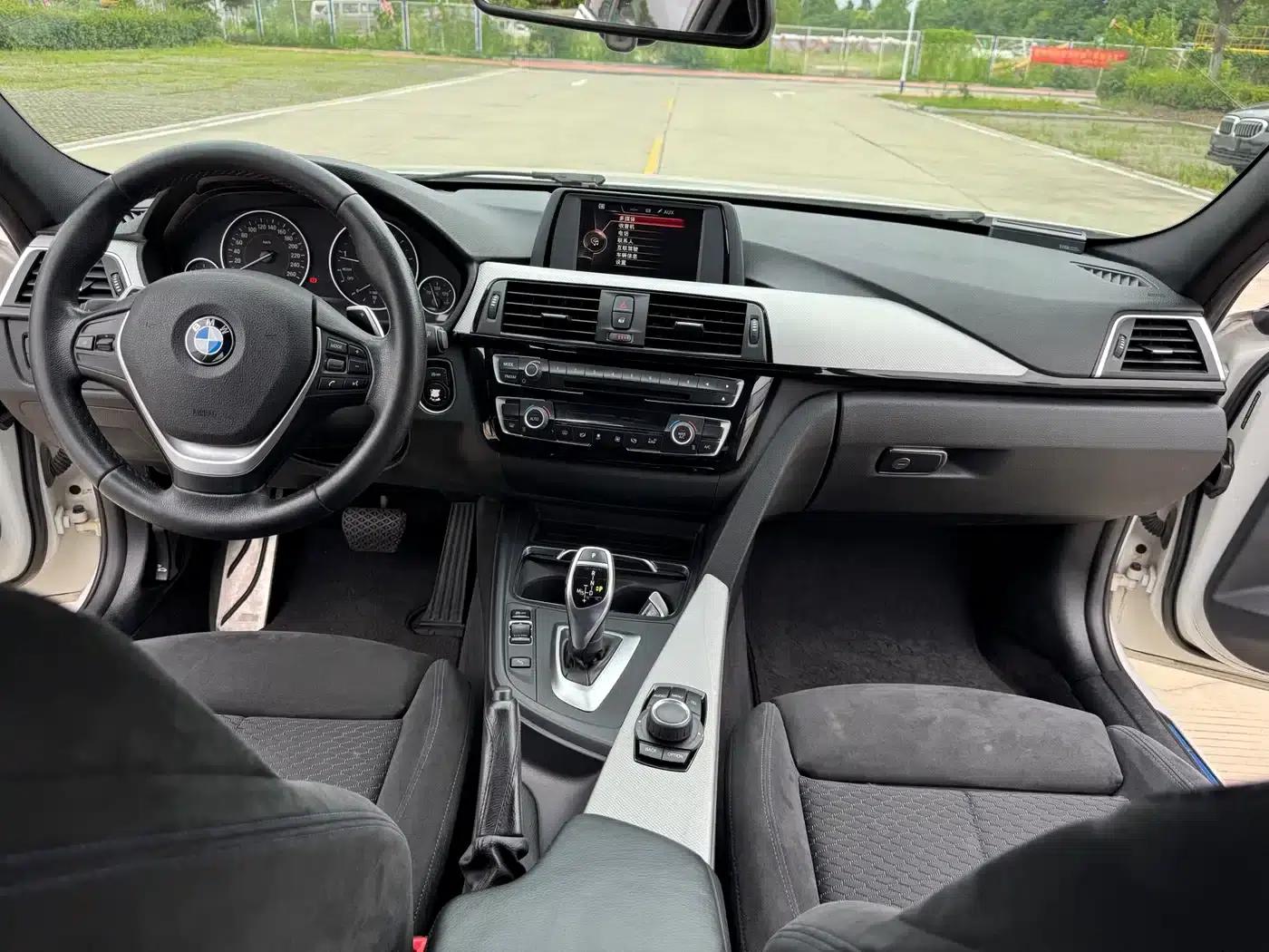 2017 BMW 3 Series 320i M Sport — миниатюра 13