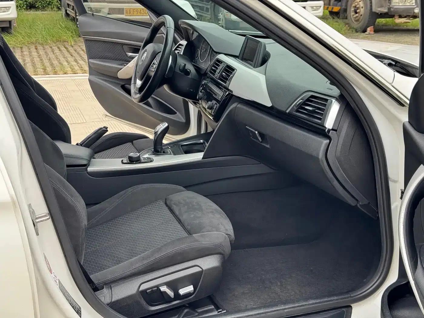 2017 BMW 3 Series 320i M Sport — миниатюра 16