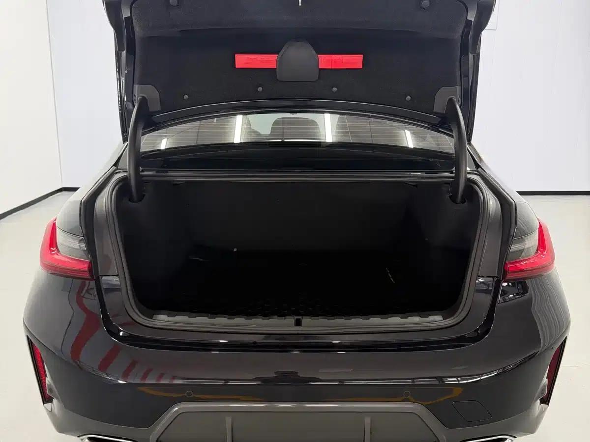 2023 BMW 3 Series 320Li M Sport Package — миниатюра 16