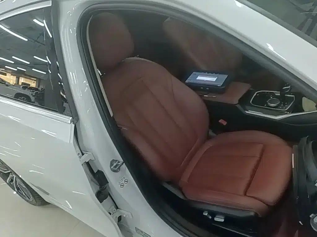 2022 BMW 3 Series 325Li M Sport Package — миниатюра 25