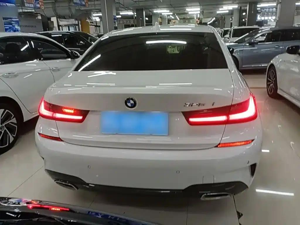 2022 BMW 3 Series 325Li M Sport Package — миниатюра 6