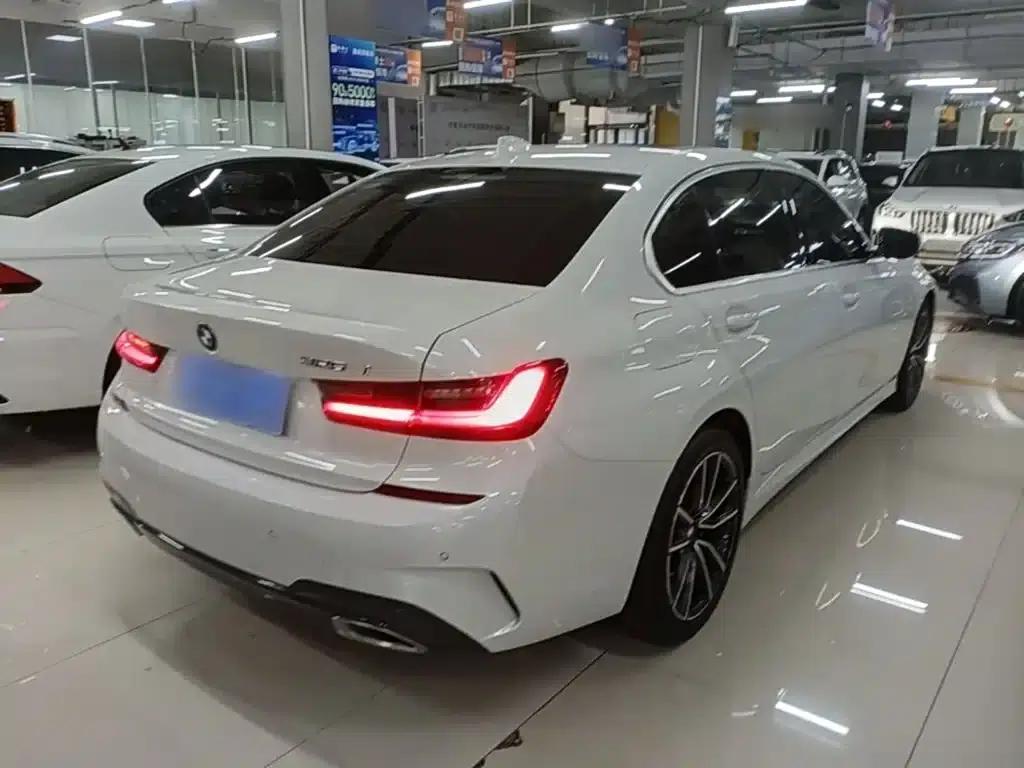2022 BMW 3 Series 325Li M Sport Package — миниатюра 7