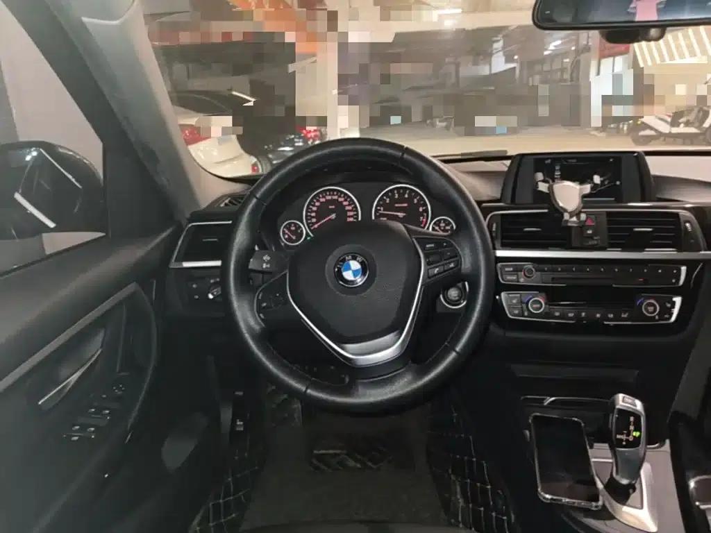 2017 BMW 3 Series 320Li Fashion Edition — миниатюра 11