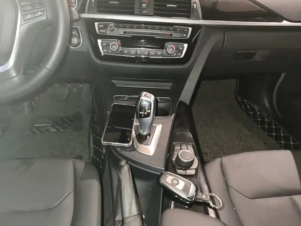 2017 BMW 3 Series 320Li Fashion Edition — миниатюра 14