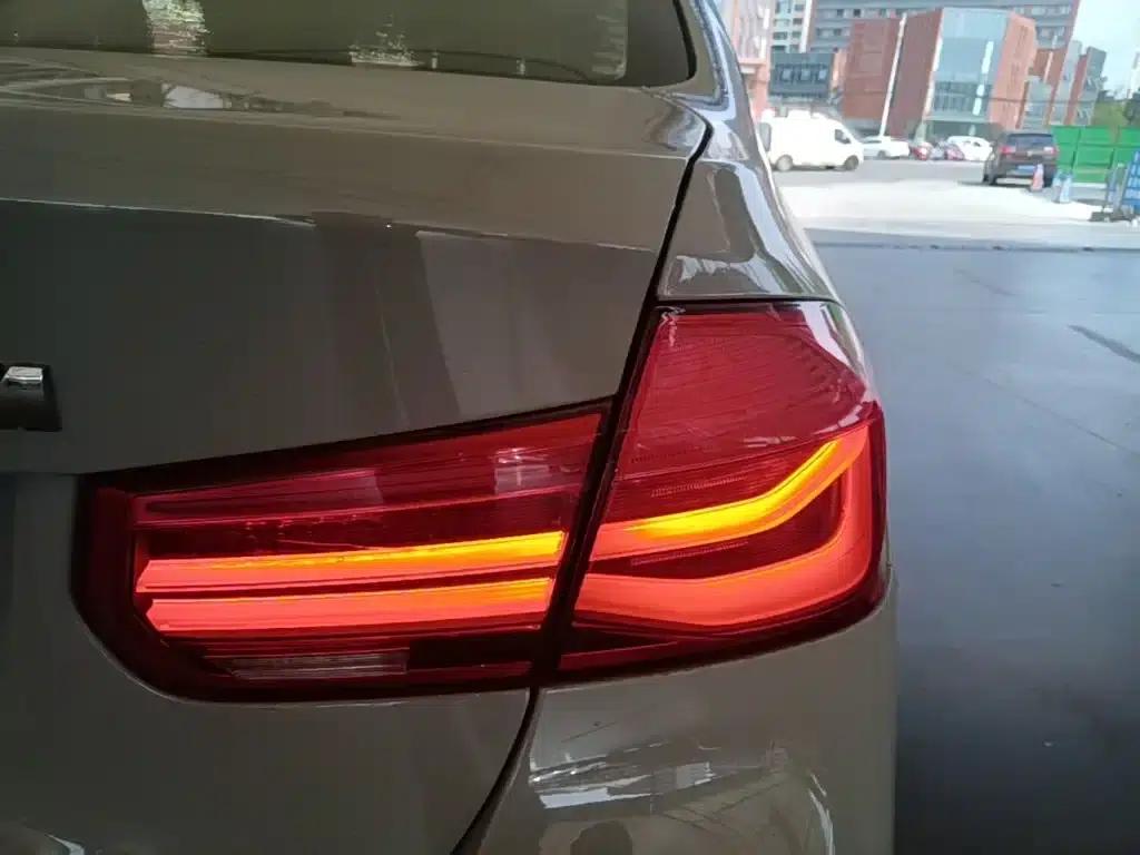 2019 BMW 3 Series 320Li M Sport Package — миниатюра 8