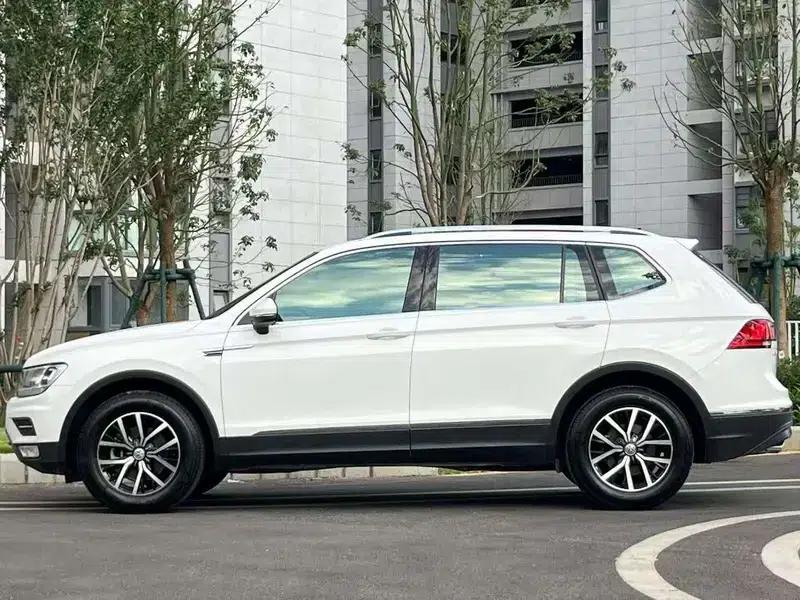 Tiguan L 2018 330TSI Automatic 2WD Luxury Edition — миниатюра 2