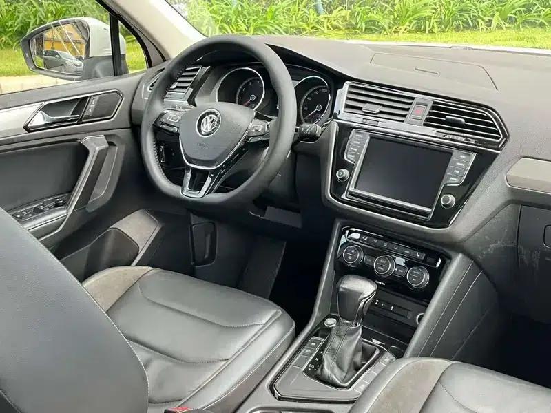 Tiguan L 2018 330TSI Automatic 2WD Luxury Edition — миниатюра 6