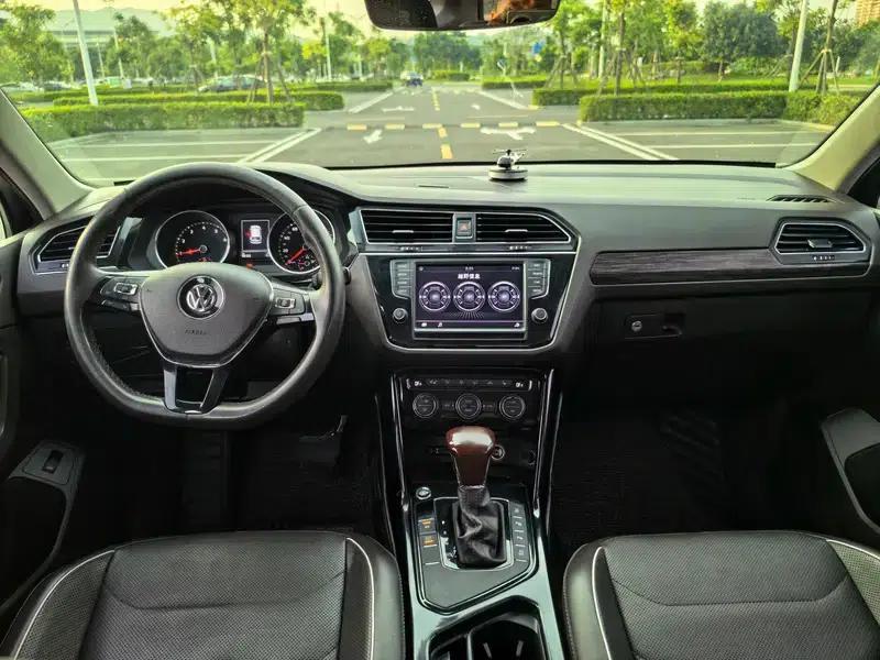 Tiguan L 2018 330TSI Automatic 2WD Flagship Edition — миниатюра 20