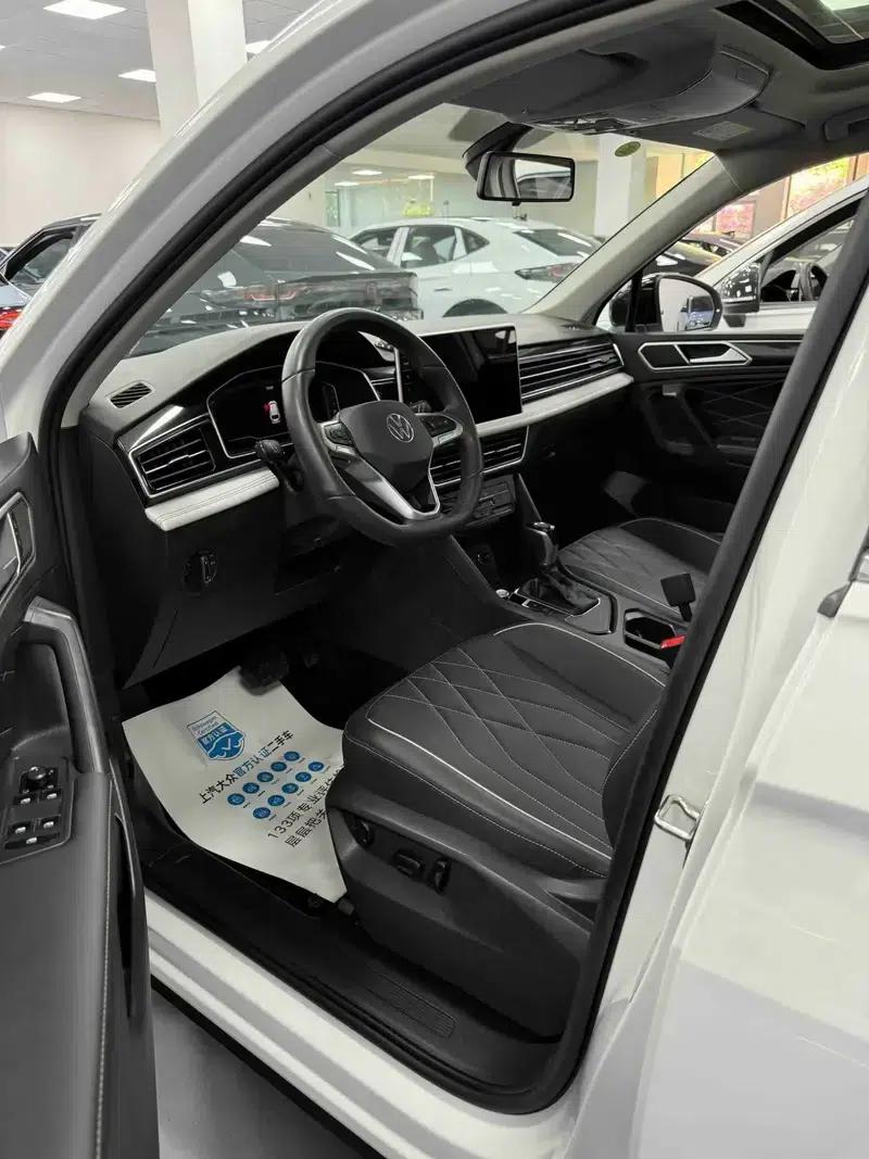 Tiguan L 2024 Outstanding Edition 300TSI 2WD Dragon Edition — миниатюра 8