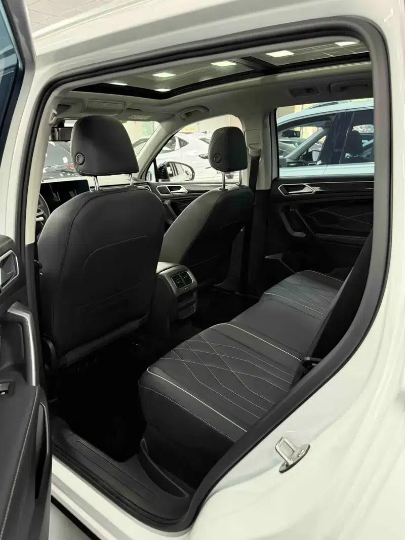 Tiguan L 2024 Outstanding Edition 300TSI 2WD Dragon Edition — миниатюра 9