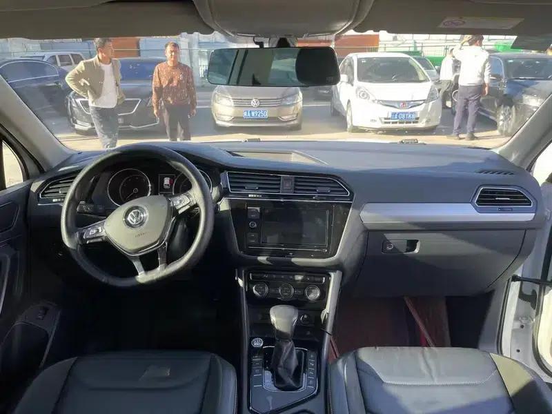 Tiguan L 2019 330TSI Automatic 2WD Panoramic Comfort Edition (National V Emission Standard) — миниатюра 8