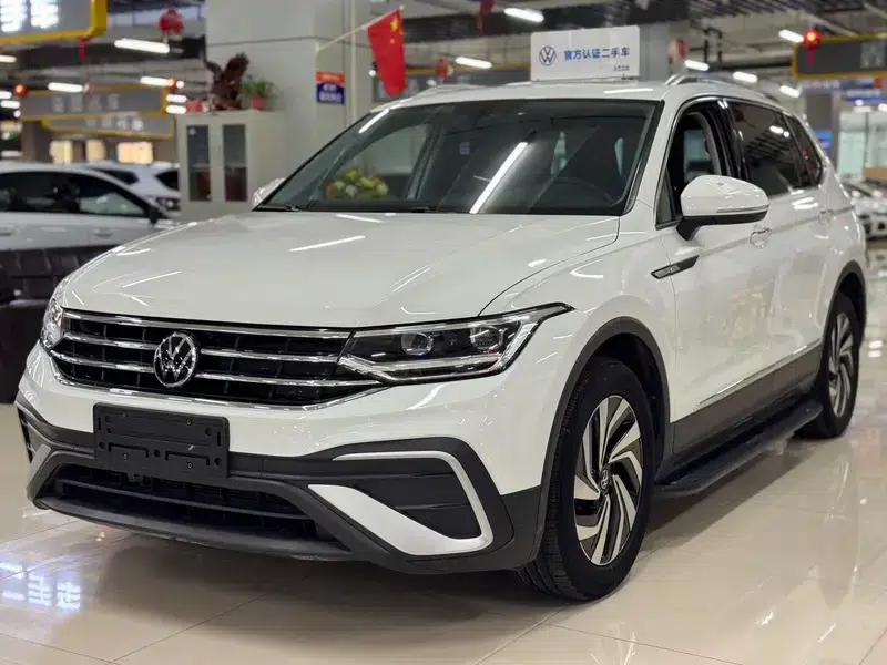 Tiguan L 2023 280TSI Trendy Limited Edition — миниатюра 1