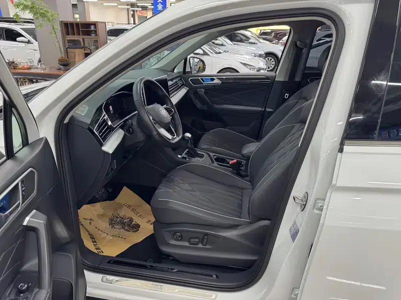 Tiguan L 2023 280TSI Trendy Limited Edition — миниатюра 9