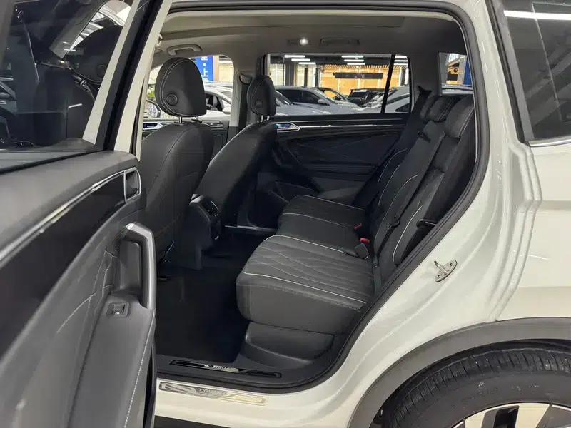 Tiguan L 2023 280TSI Trendy Limited Edition — миниатюра 10
