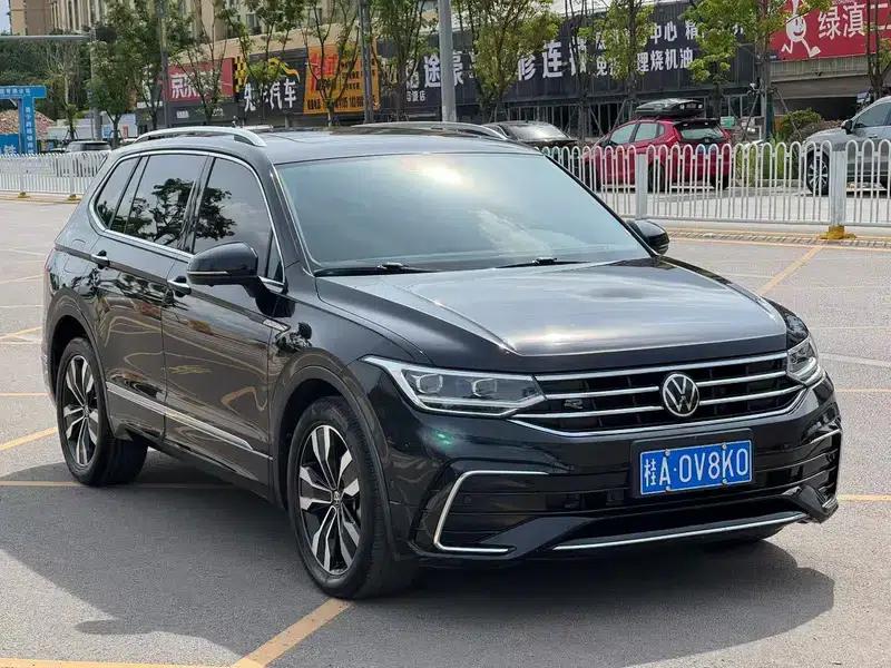Tiguan L 2023 Facelift 330TSI 2WD R-Line Premium Edition — миниатюра 3