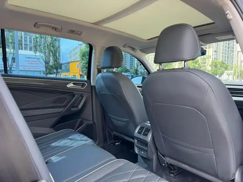 Tiguan L 2023 Facelift 330TSI 2WD R-Line Premium Edition — миниатюра 9