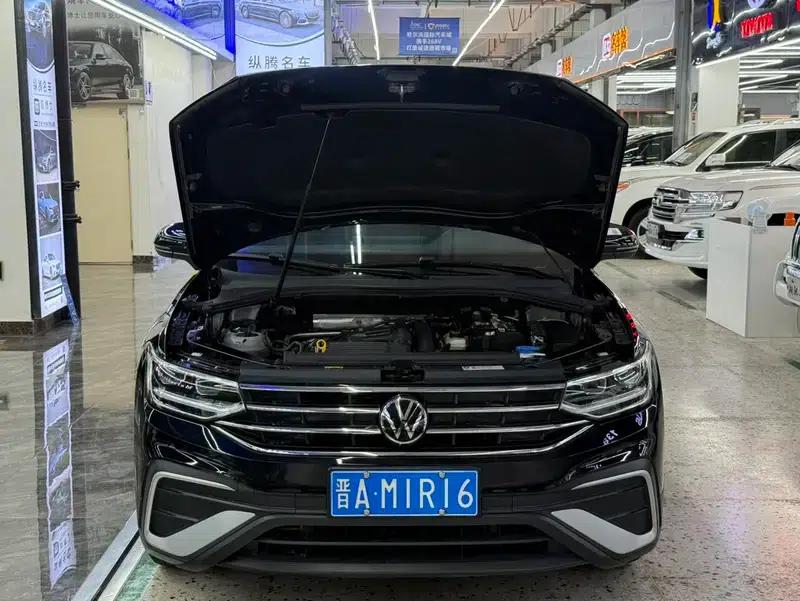 Tiguan L 2023 280TSI Trendy Limited Edition — миниатюра 2