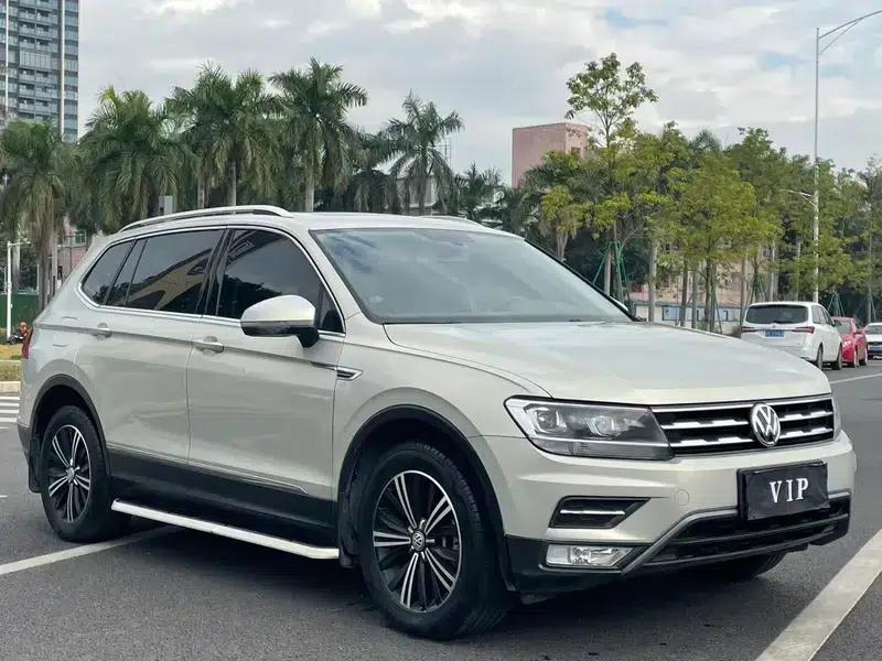 Tiguan L 2021 330TSI Automatic 2WD Comfort Edition — миниатюра 3