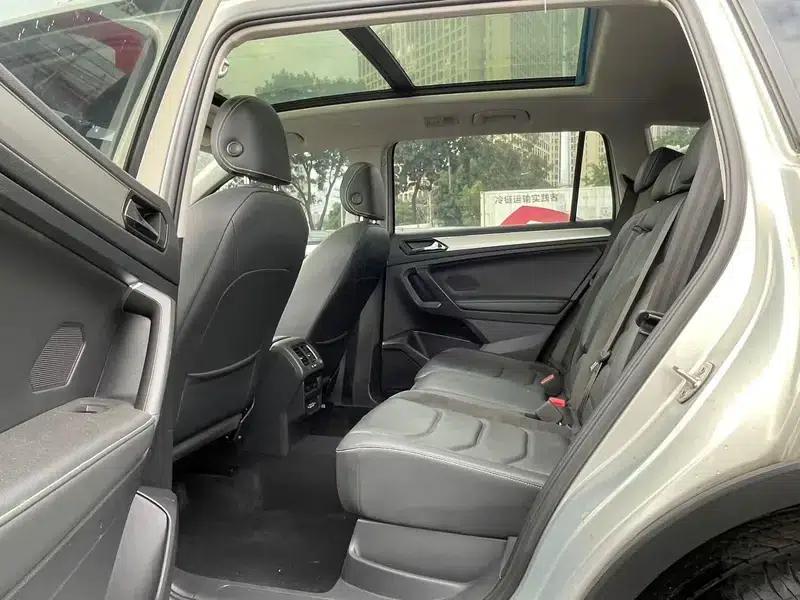 Tiguan L 2021 330TSI Automatic 2WD Comfort Edition — миниатюра 9