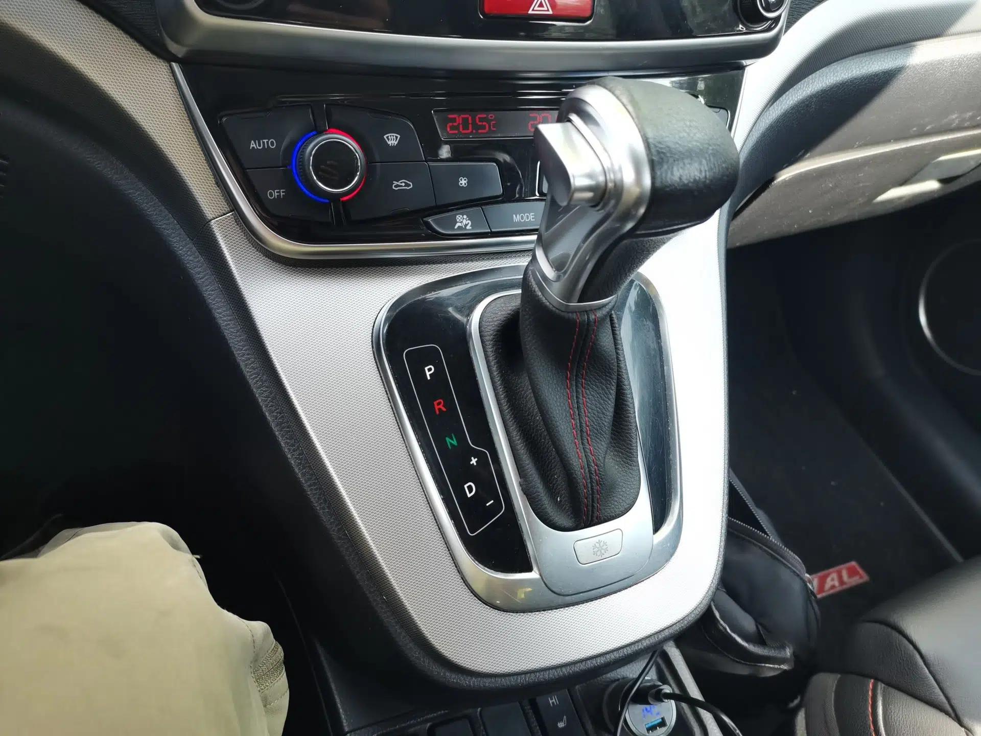 Haval H6 2015 Sport Edition 1.5T Automatic Two-Wheel Drive Luxury Model — миниатюра 14